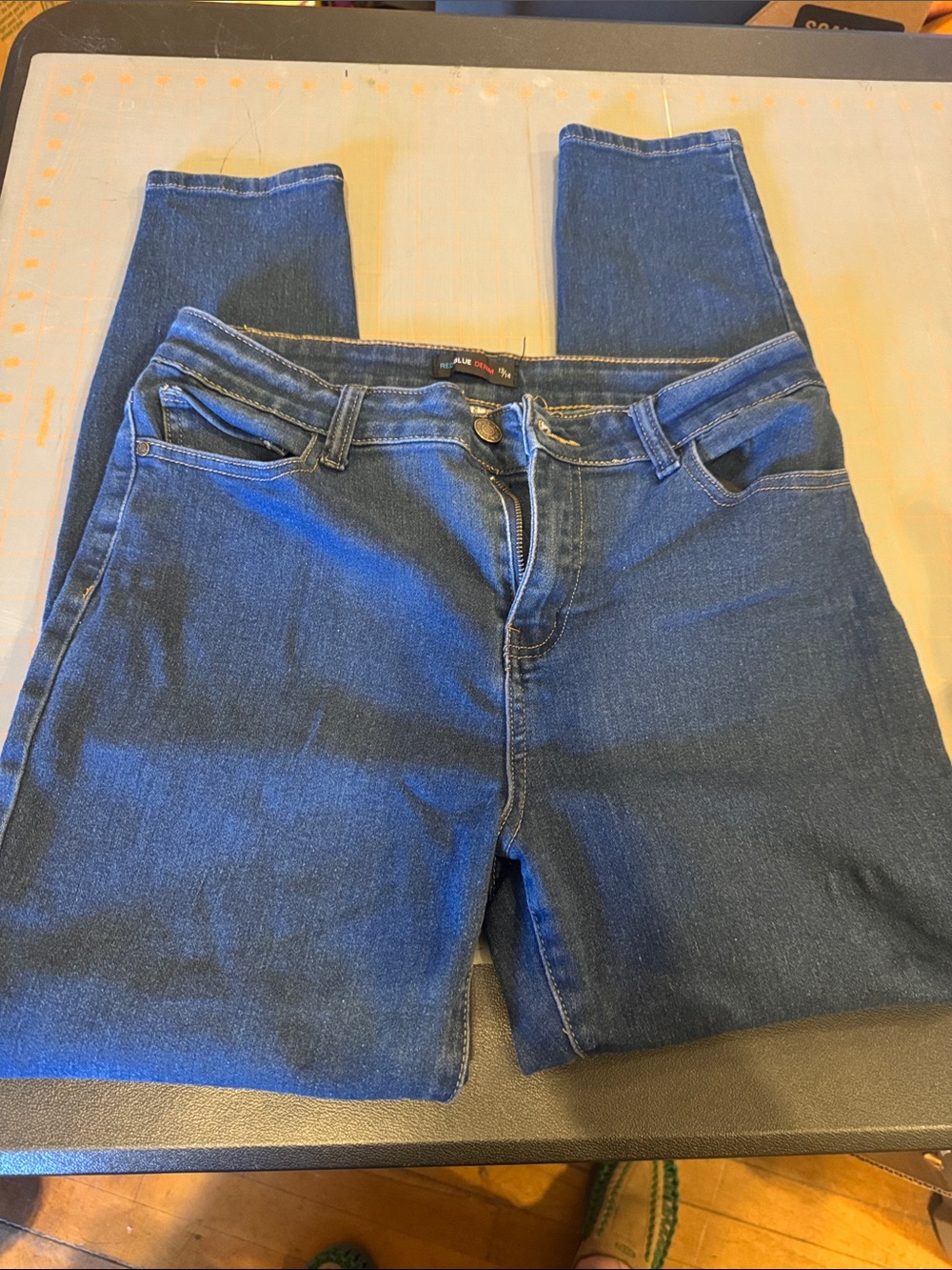 Classic Women's Skinny Jeans - Dark Blue